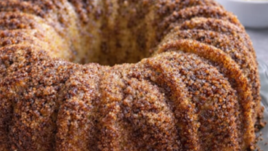 Cinnamon Sour Cream Coffee Cake