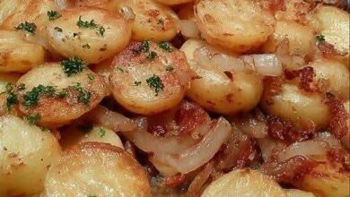 Crispy Pan-Fried Potatoes with Onions