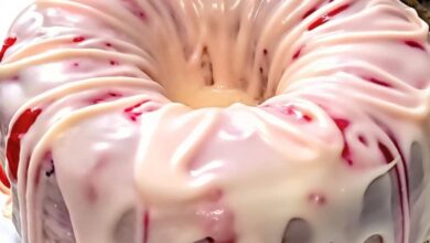 Strawberry Cream Cheese Pound Cake