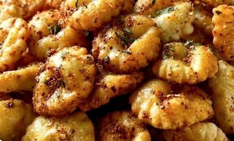 Old Bay Baked Oyster Crackers