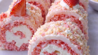 Strawberry Shortcake Cheesecake Rolls